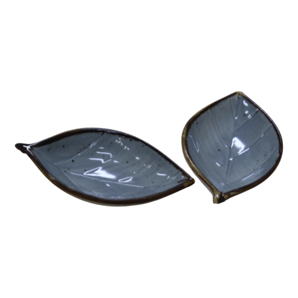 Hojitas de porcelana pequeña