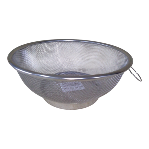 Colador de aluminio mediano de malla.