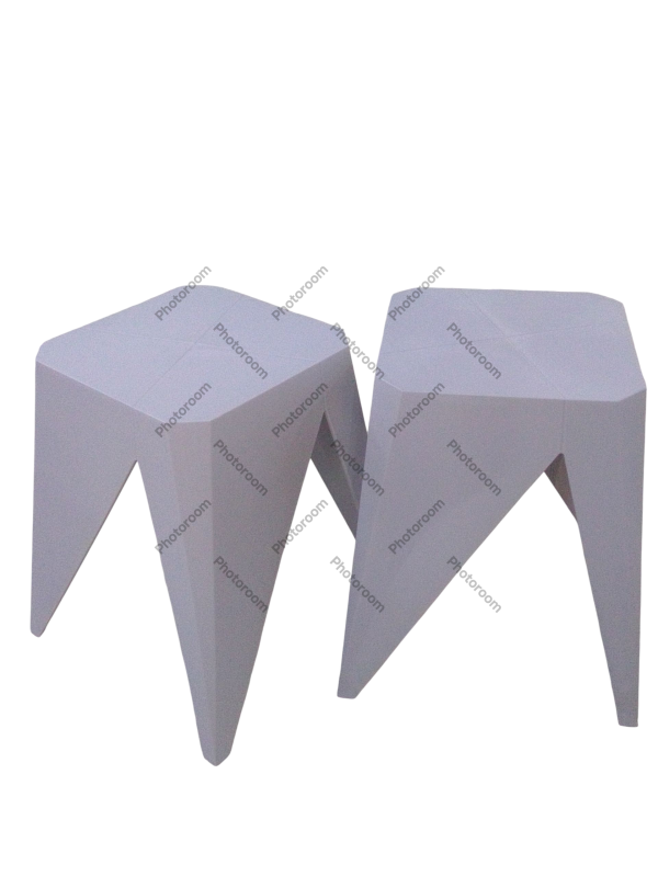 Asiento banquito de plástico.