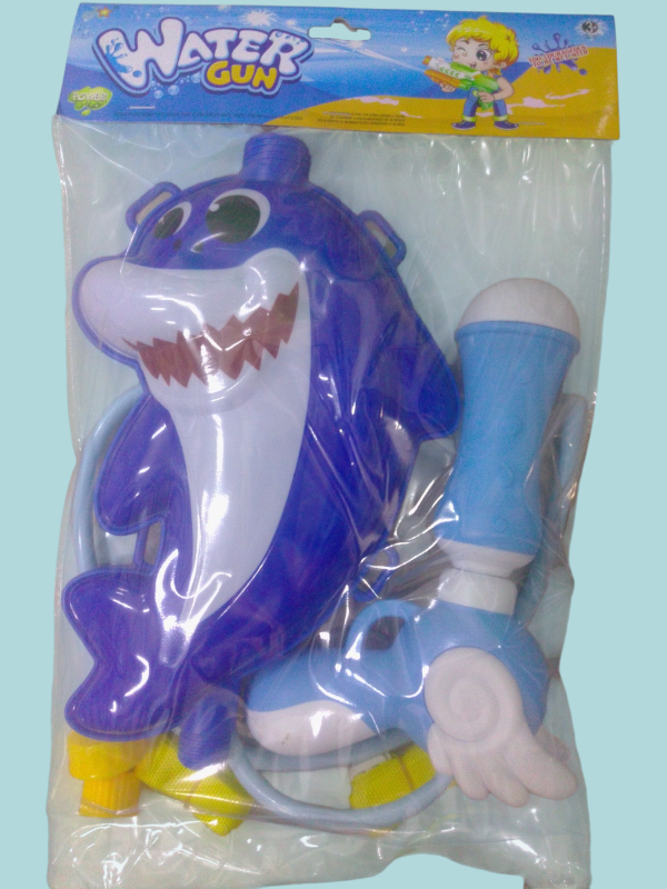 Pistola de agua con mochila.