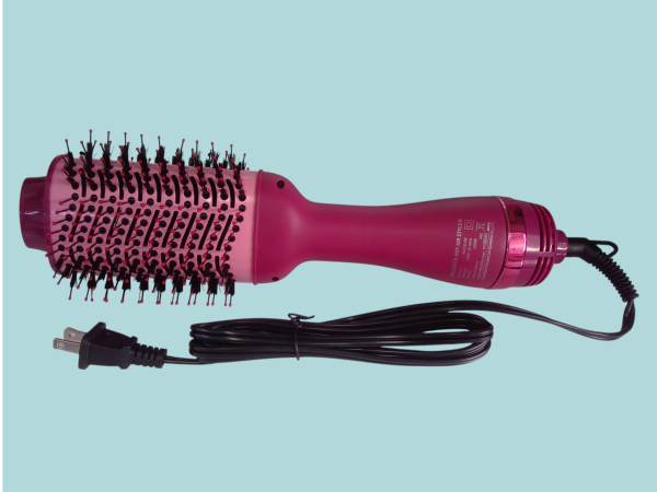 Cepillo estilizador para cabello largo.