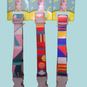 Collares para mascotas ajustables.
