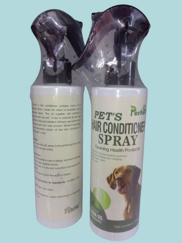 Spray acondicionador para mascotas.