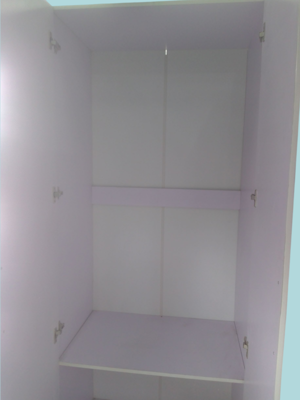 Ropero de 4 puertas.