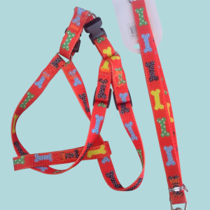 Pechera ajustable con su correa para pasear con su mascota.