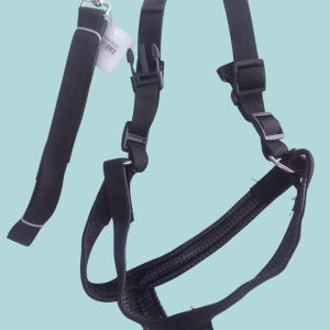 Pechera con correa para pasear mascotas.
