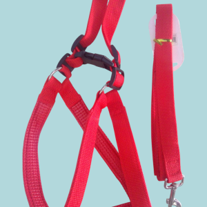 Pechera con correa para pasear mascotas.