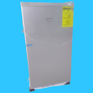 REFRIGERADORA PEQUEÑA. MARCA HIRBO.