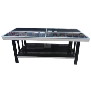 Mesa de vidrio temperado, centro de sala.