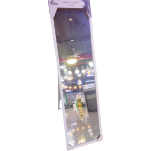 Espejo rectángular con base.