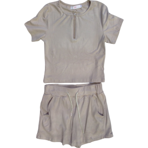 Conjunto de short y blusa.