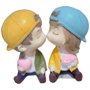 Adorno pareja novios besándose.