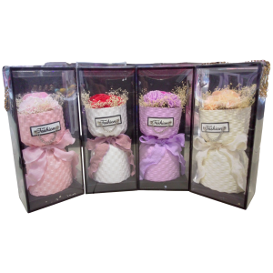 Cajita de regalo fashion, ramillete de claveles.