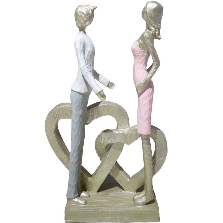 Adorno de porcelana, pareja entre corazónes.