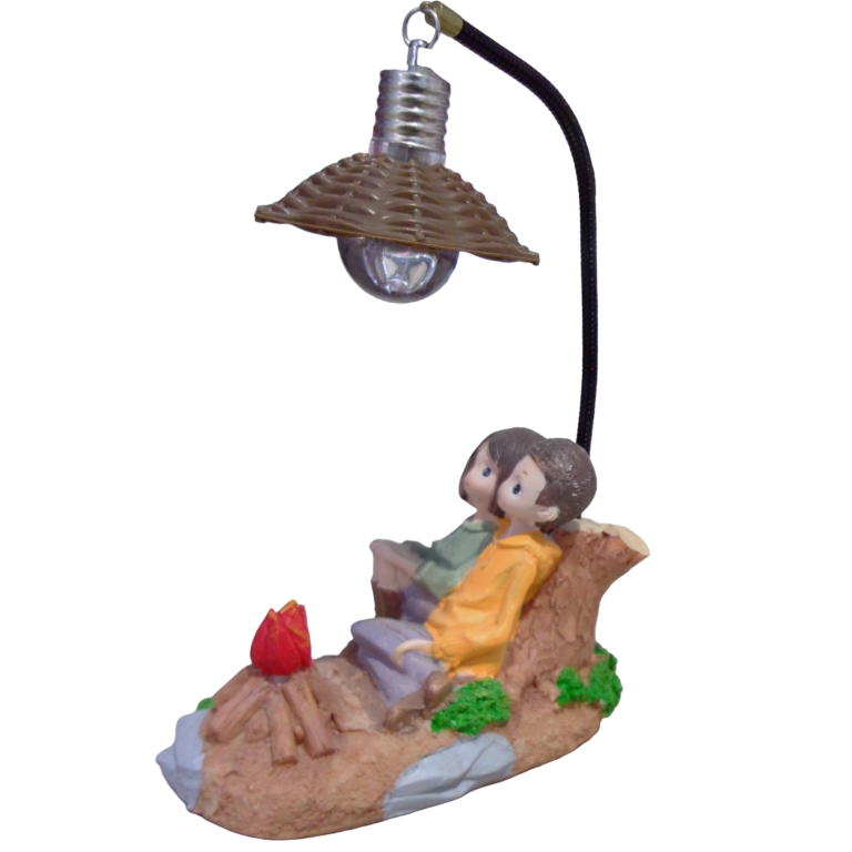 Adorno de porcelana, pareja de novios en la fogata.