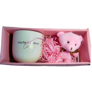 Taza de porcelana con osito de peluche.